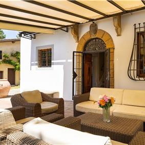 8 Bedroom Villa with Pool near Certaldo, Tuscany, Sleeps 14 - 15